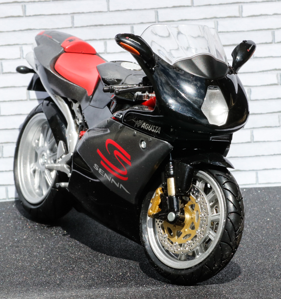 New Ray 1-12 MV Agusta F4 Senna